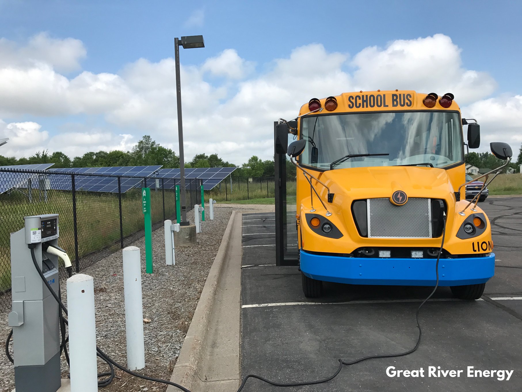 Electric school bus