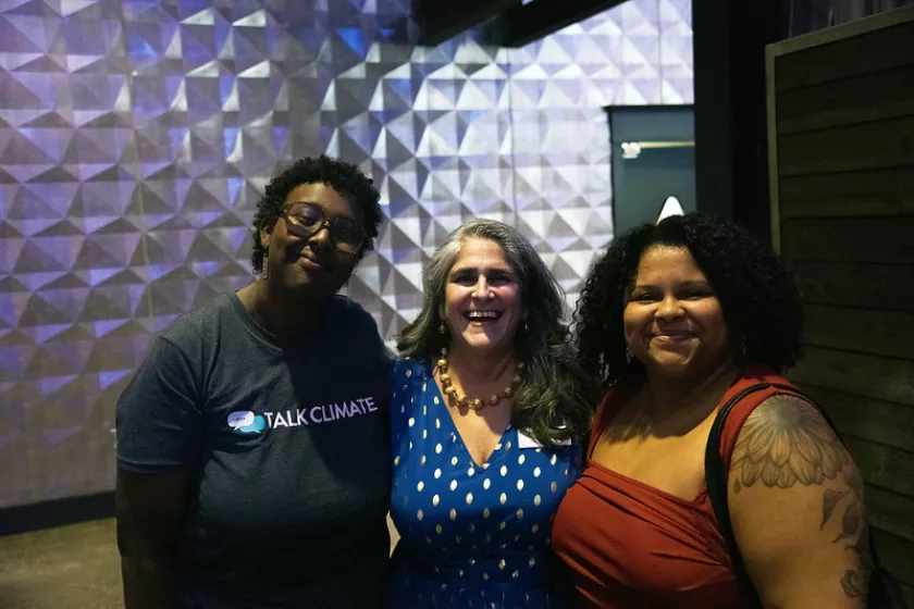 group photo featuring panelists Athena Geer (far left) and Analyah Schlaeger dos Santos (far right)