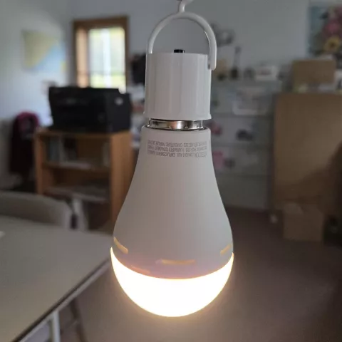 battery powered lightbulb