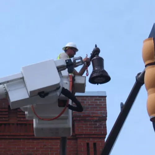 New LED street light being installed in Detroit Lakes, MN