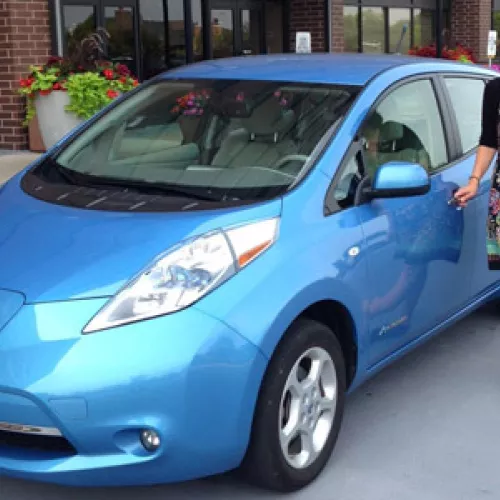 Susie Kukkonen loves her Leaf and thinks its fun to drive!