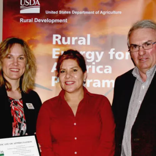 Robin Weis (left) and Gene Metz (right) helped Maria Paarga find funding for energy efficient upgrades in Lupita’s Mexican Restaurant. Alex Chhith/Daily Globe