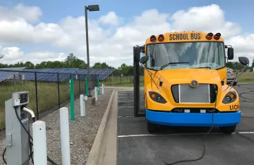 Electric school bus
