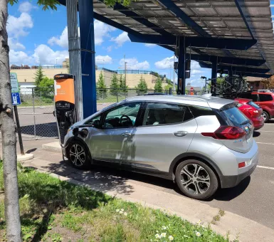 duluth solar carport chargers