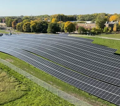 Hutchinson Utilities Commission solar array